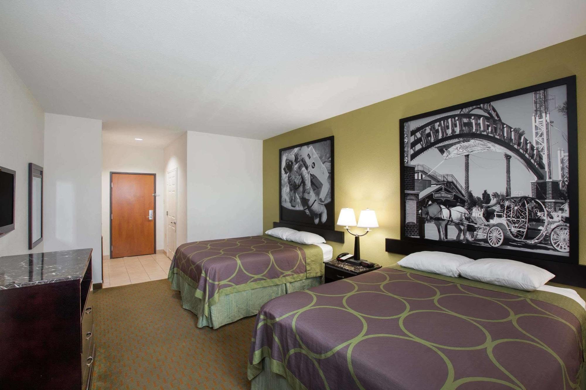 Super 8 By Wyndham Laporte เลอพอร์ต ภายนอก รูปภาพ